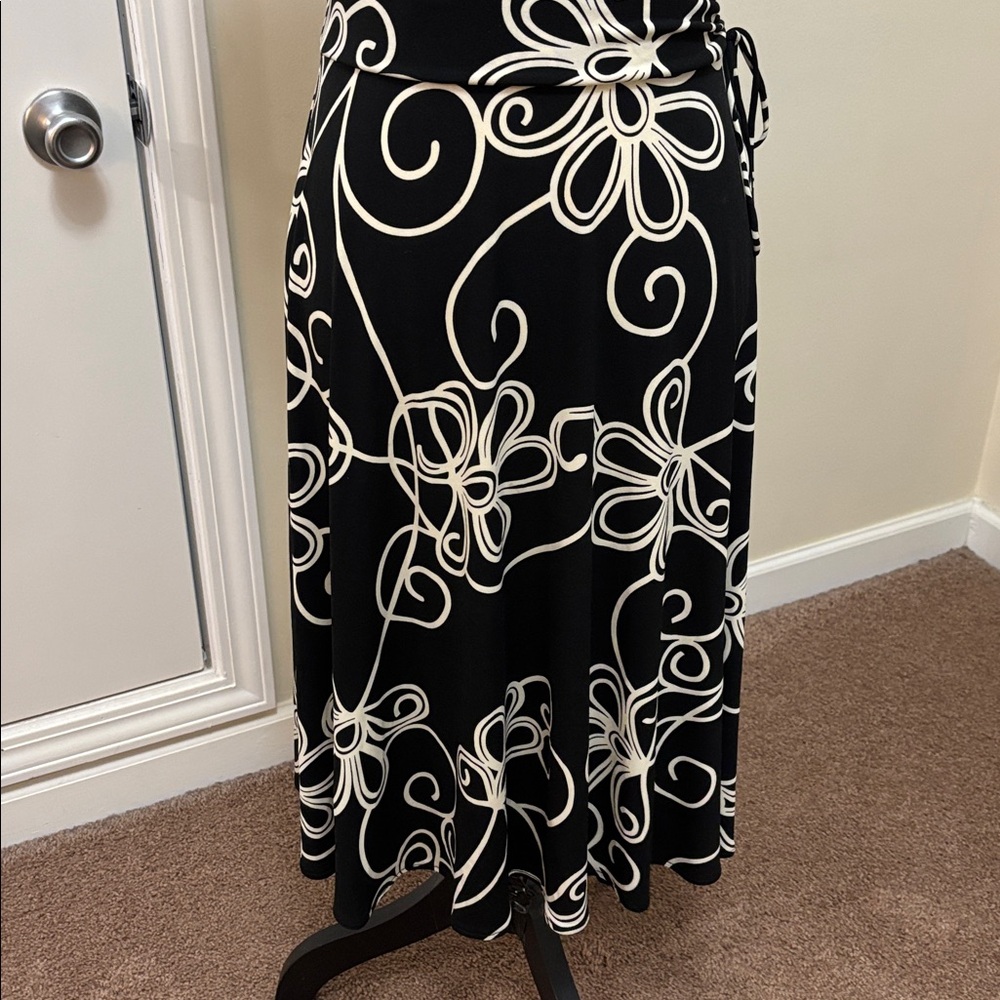 Dress Barn Black and White Swirl Asymmetrical Faux Wrap Dress size 10 - Picture 3 of 7